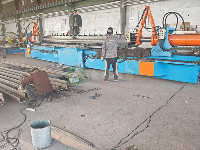 Stretch Bending of 200×125×14 Angle Steel