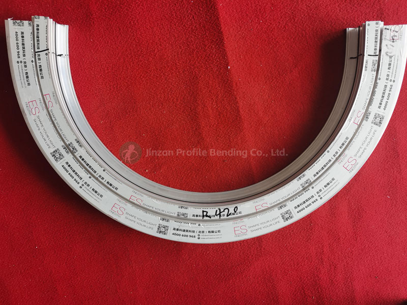 Medium-Hung Window Sash Material Bending